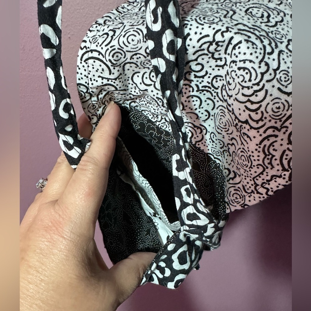 Stylish Black and White Patterned Women's Bag - Picture 3 of 5
